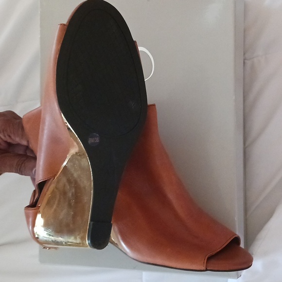 Jessica Simpson's brown leather boots size 8 nwt - Picture 3 of 3